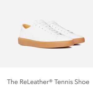 Everlane ReLeather Tennis Shoe in white / gum sole size 8